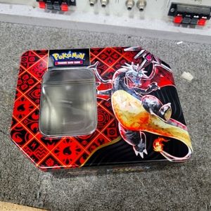 Pokemon paldean Fates Charizard tin